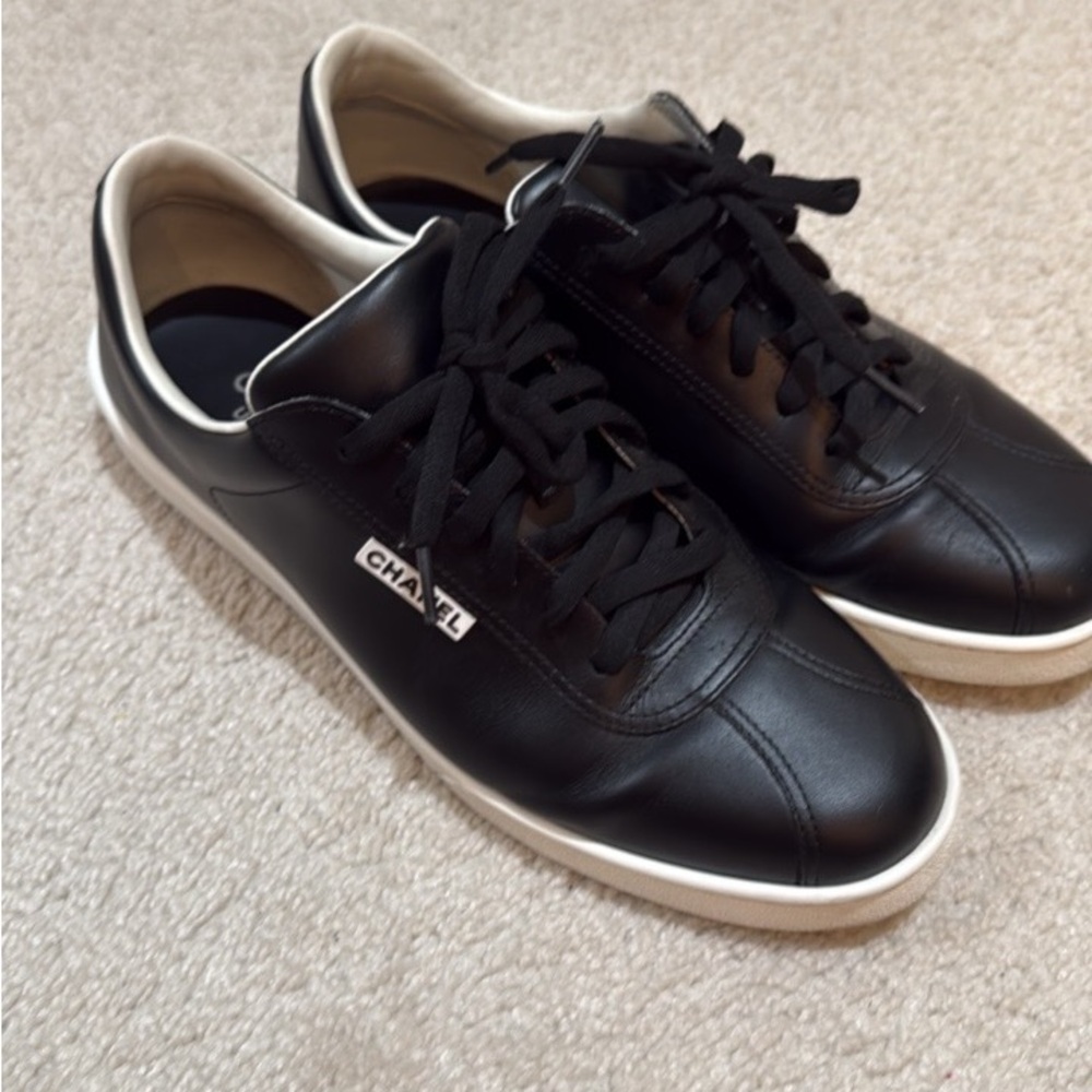 CHANEL Black Leather Low-Top Sneakers with White Sole Accent - Picture 13 of 14